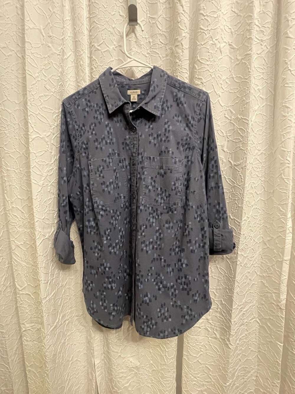 L.L. Bean Long Sleeve Button Down Shirt Size M Reg Blue Printed Abstract